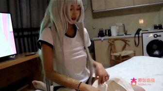 与美丽的动漫人物做爱，比如穿校服的青少年女友