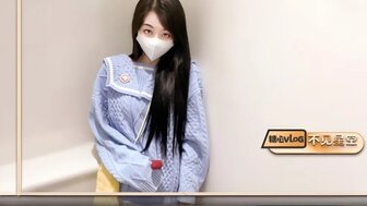 在商店里玩遥控振动器，在厕所里做爱狗