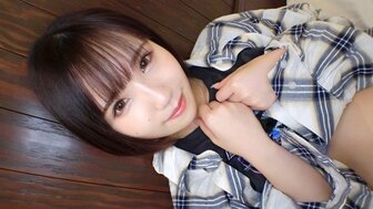 SIRO5031 时尚女孩被欺骗并通过指法和使用振动器获得性高潮