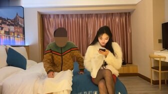 联播缺乏性经验的漂亮少女