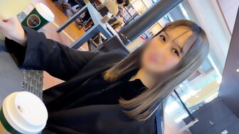 FC2PPV3248971 在酒吧遇见的中出漂亮女孩
