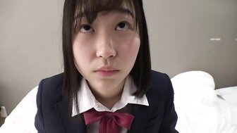 FC2PPV3250654 与清纯青少年女学生三人行[第1部分]