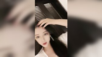 他妈的饥渴女孩的湿猫谁擅长口交