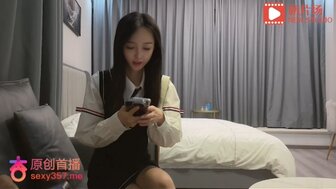 花3000美元勾搭一个笑容甜美的矮个子可爱女孩