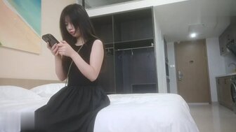 联播一个 19 岁白皙皮肤漂亮少女