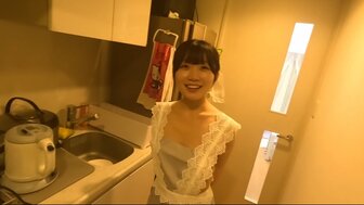 FC2PPV3854549 想要成为偶像的可爱女学生在穿着性感围裙时被性交
