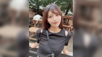 FC2PPV3879929 美丽的女孩在户外给他口交，她吞下了精子
