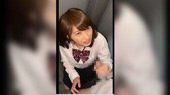 230OREMO041 按下漂亮的女学生在公共厕所做爱