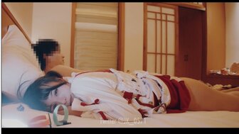 穿着和服的硬他妈的可爱洛蒂