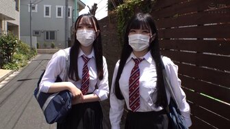 230ORECO 529 三人行与两个漂亮的女学生