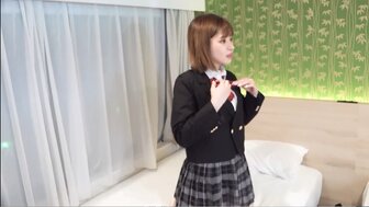FC2PPV4098290 中出可爱的日本女孩穿着校服