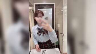 FC2PPV4112081 无辜的学校宝贝的紧猫得到体内射精