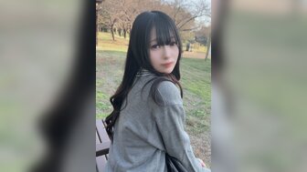 FC2PPV4112104 白皙的学校宝贝给她的糖爸爸在车里口交和在酒店中出