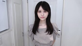 FC2PPV4203531 身材修长的性感模特太淫荡，射在她无毛的阴户里[第2部分]