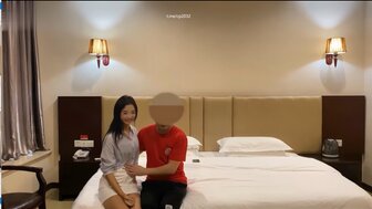 勾搭一个健谈又可爱的女孩，她的呻吟声无法停止