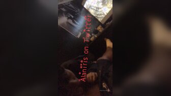 口渴的女朋友在电影院吃男友的鸡鸡