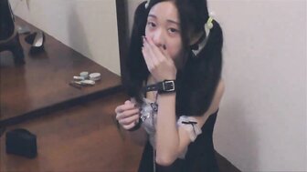 面部和硬他妈的性感女孩穿着女仆服装