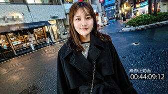 FC2PPV4372764 拾取很容易，当一个美女独自行走时，射精在她的阴户和嘴里