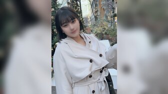 FC2PPV4404723 中出两次丰满漂亮的大学生，骑在鸡巴上摇晃她的 J 杯乳房