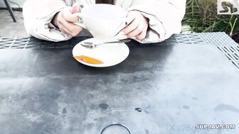 FC2PPV4386919 白皙的皮肤美女与苗条的身材被性交到高潮和体内射精