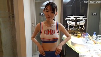 FC2PPV4434762 业余美女的 abia 包裹着我的鸡巴，让我射在她的阴户里
