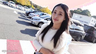 FC2PPV4428530 美丽的女人看起来像一个艺术家无法控制她的性欲并在获得性高潮时狂野做爱
