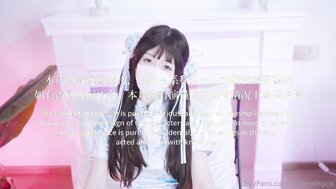 享受与双胞胎做爱：可爱的青少年漂亮和酷姐姐