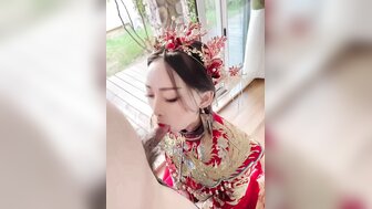 穿着中式传统婚纱和西式婚纱与糖爹做爱[3]