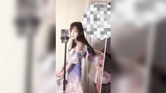 糖爹狗狗现场直播穿着古装的漂亮少女