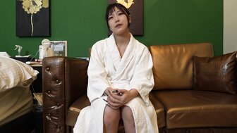 FC2PPV4522511 沉闷的美女做油疗，然后做爱和中出