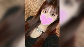FC2PPV4519652 与美丽的牙科助理进行激烈的性爱，她完全沉迷于鸡巴