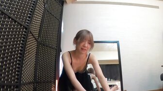 FC2PPV4515779 大学生在按摩店打工，并被训练成擅长口交[Part1]