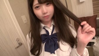FC2PPV4528817 19 岁可爱的女学生，胸部漂亮，使用联播应用程序赚取零用钱