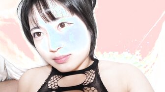FC2PPV4536907 2M1F 三人组与具有敏感身体的治愈型女孩