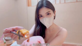 与性感美女吃饭，用鸡巴满足她的性欲