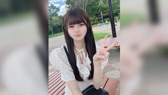 FC2PPV4568356 与男人交往经验很少的无辜大学生很容易让她潮吹高潮