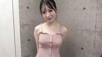 FC2PPV4568978 射液在白皙的皮肤可爱美女的嘴里