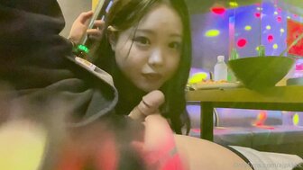 韩国婴儿肥女孩在KTV与男友激烈做爱