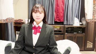 FC2PPV4596401 可爱的G罩杯女孩穿着校服与朋友做爱[第1部分]
