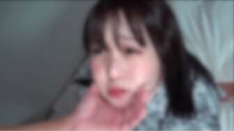 FC2PPV4598434 射液在一个有着闪亮眼睛的丰满女孩的嘴里