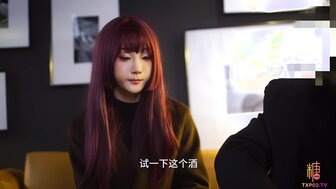 漂亮的婚礼策划师诱惑准新郎