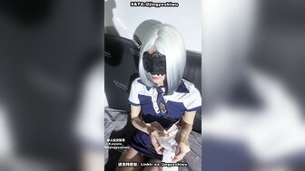 让白皙的美女吃掉我的精液