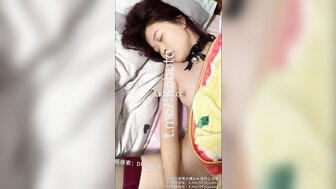 训练有素的迷人荡妇与不同的制服发生性关系