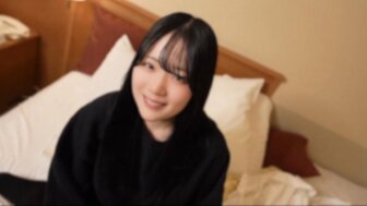 FC2PPV4640273 19岁无辜女孩无情7P，精子天堂