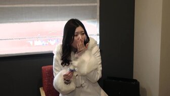 FC2PPV4642132 完美的女孩与无毛猫像洪水一样喷射