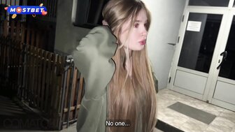 发现我的邻居是色情女演员并请求与她发生性关系