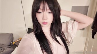 可爱漂亮的妹子，口语能力极佳，角质脸蛋吸睛