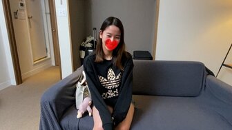 FC2PPV4676142 19岁已婚女人喜欢口交和深喉变成了一个放荡的母狗