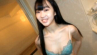 FC2PPV4676231 无辜的少女太可爱太听话了，她吞下了我射在她嘴里的所有精子
