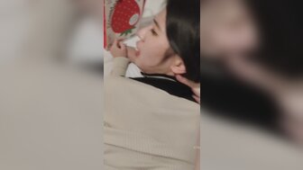 小狗他妈的和体内射精女孩与桃屁股